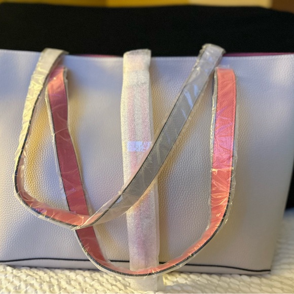 Mary Kay Cream and Rose Faux Leather Tote - Picture 9 of 10